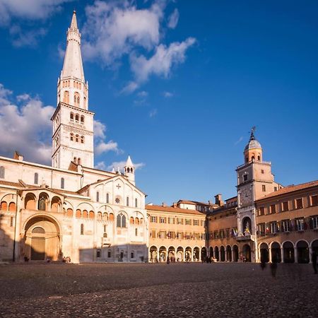 Appartamenti - Moderna - 500M Dal Duomo โมดินา ภายนอก รูปภาพ