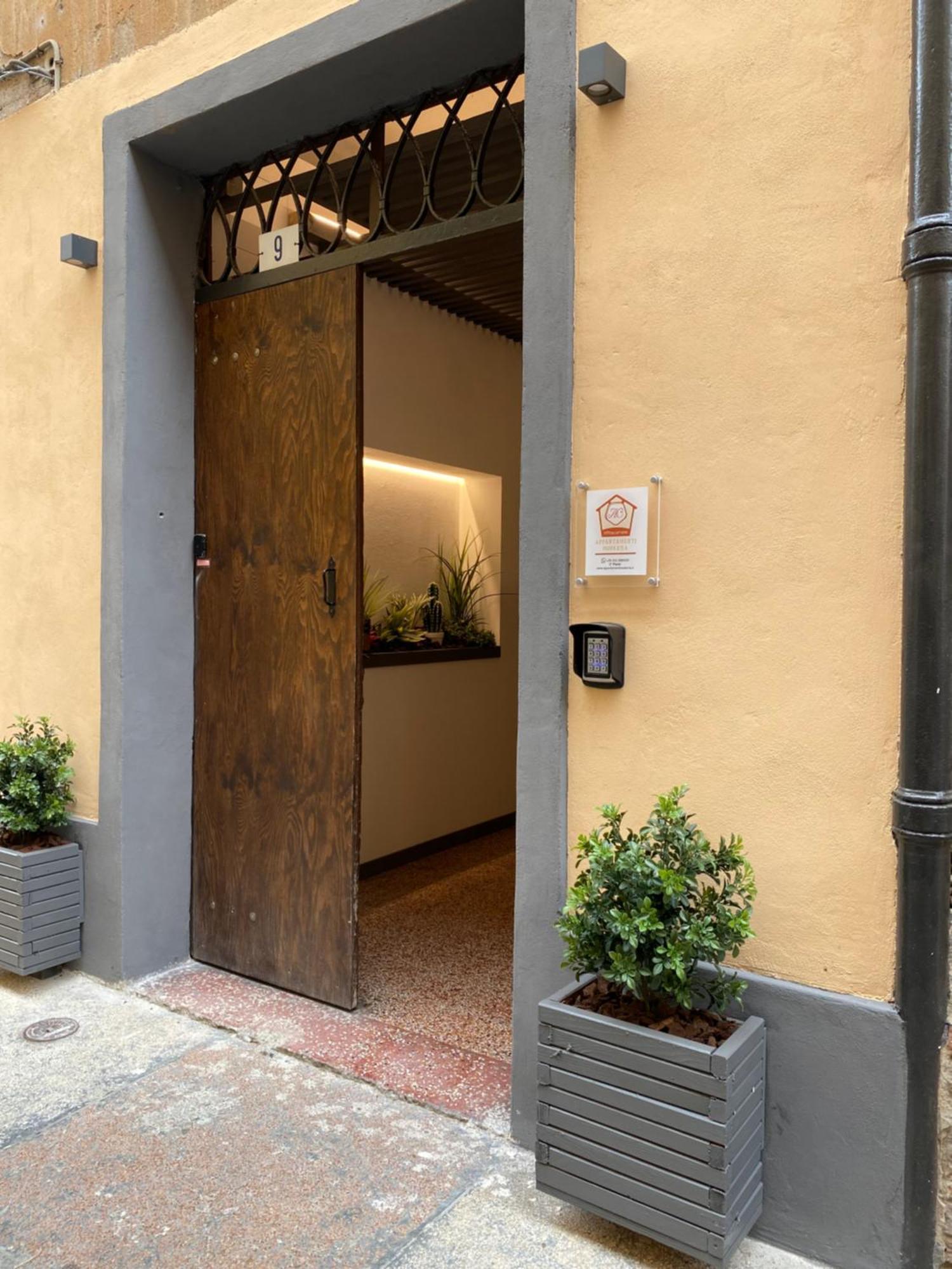 Appartamenti - Moderna - 500M Dal Duomo โมดินา ภายนอก รูปภาพ